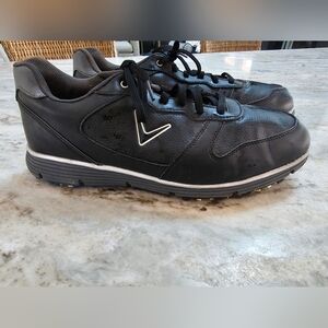 Mens Callaway Golf shoes with removable spikes. Tons of use left